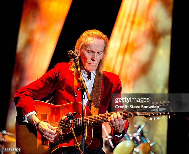 Singer / Songwriter Gordon Lightfoot performs on stage at Route 66 Casinos Legends Theater on February 28, 2015 in Albuquerque, New Mexico.