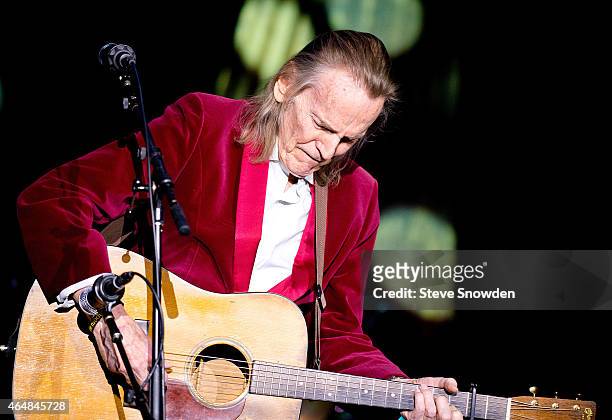 Singer / Songwriter Gordon Lightfoot performs on stage at Route 66 Casinos Legends Theater on February 28, 2015 in Albuquerque, New Mexico.