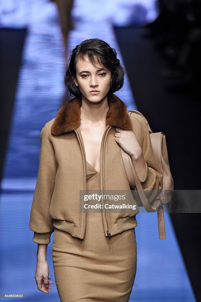 Max Mara - Runway RTW - Fall 2015 - Milan Fashion Week