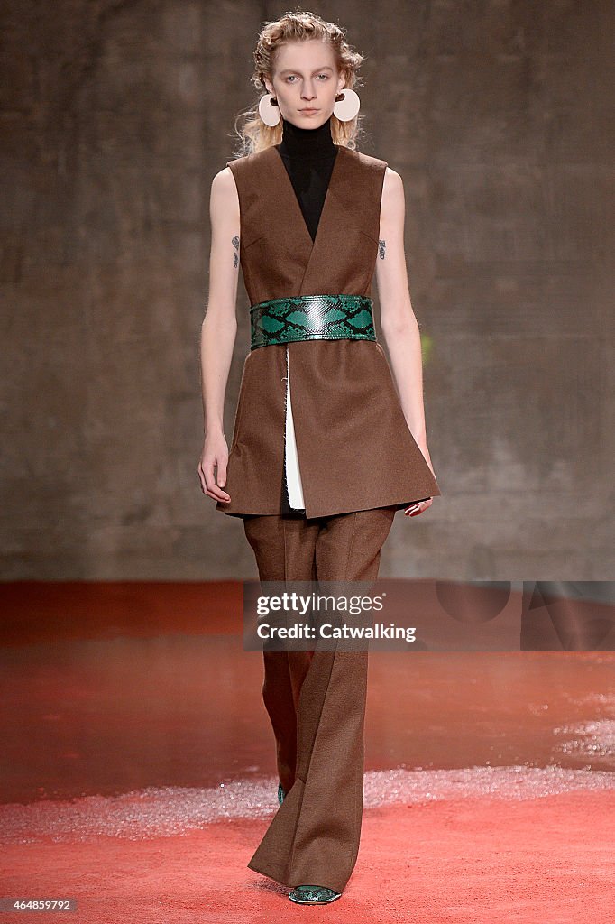 Marni - Runway RTW - Fall 2015 - Milan Fashion Week