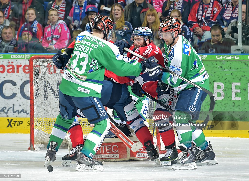 Eisbaren Berlin v Iserlohn Roosters - DEL