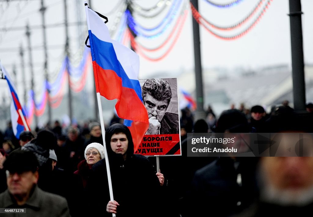 Thousands march in memory of Boris Nemtsov in Moscow