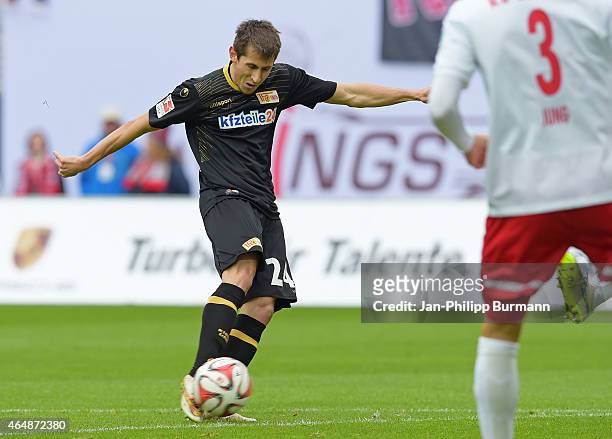Steven Skrzybski of 1 FC Union Berlin shoots the ball during the game between RB Leipzig and 1 FC Union Berlin on March 1, 2015 in Leipzig, Germany.