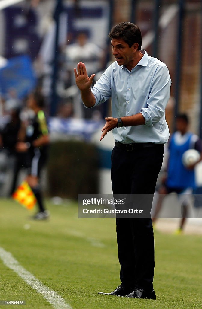 Gimnasia y Esgrima La Plata v Estudiantes - Torneo Primera Division 2015