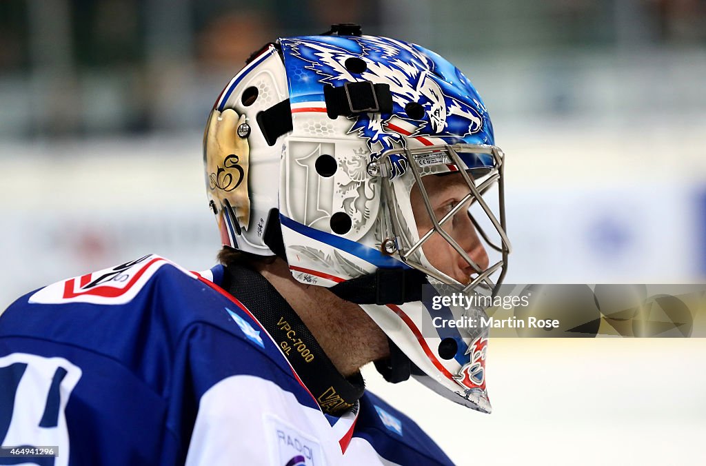 Grizzly Adams Wolfsburg v Adler Mannheim - DEL