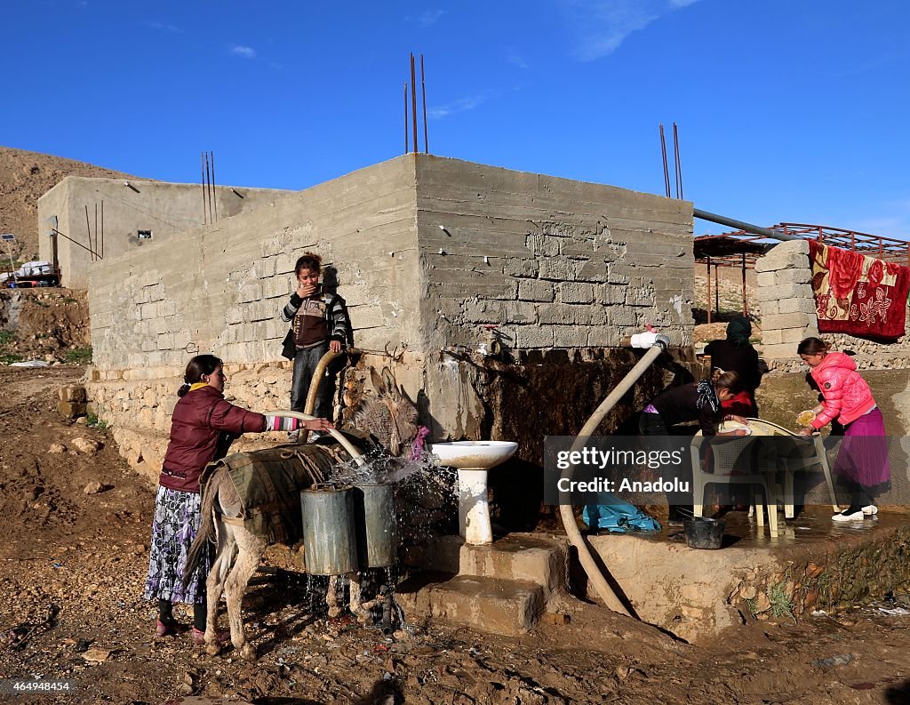 Ezidis fled from ISIL attacks shelter in Sinjar Mountain
