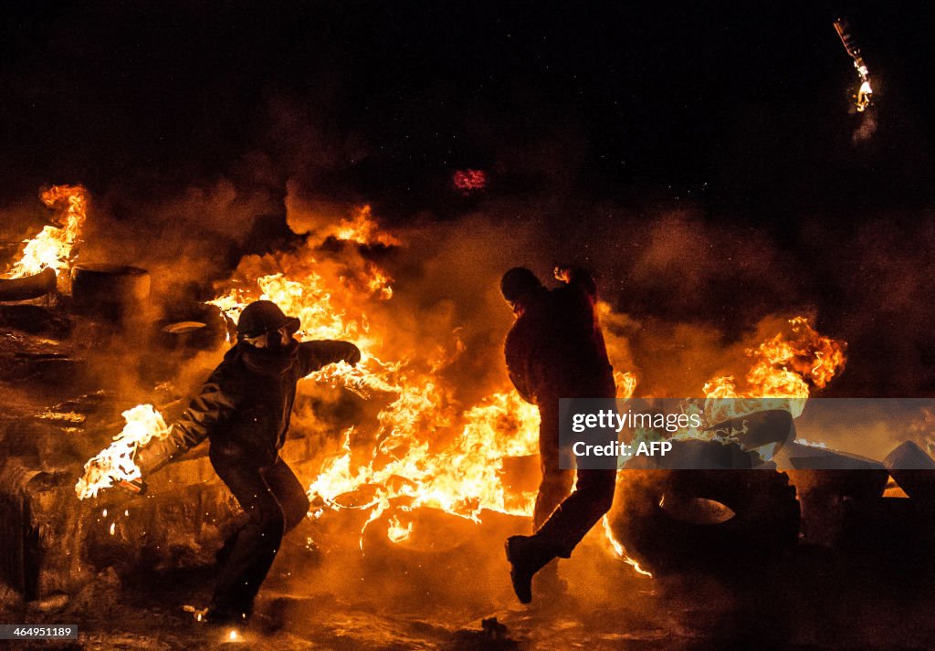 TOPSHOT-UKRAINE-UNREST-EU-RUSIA-POLITICS
