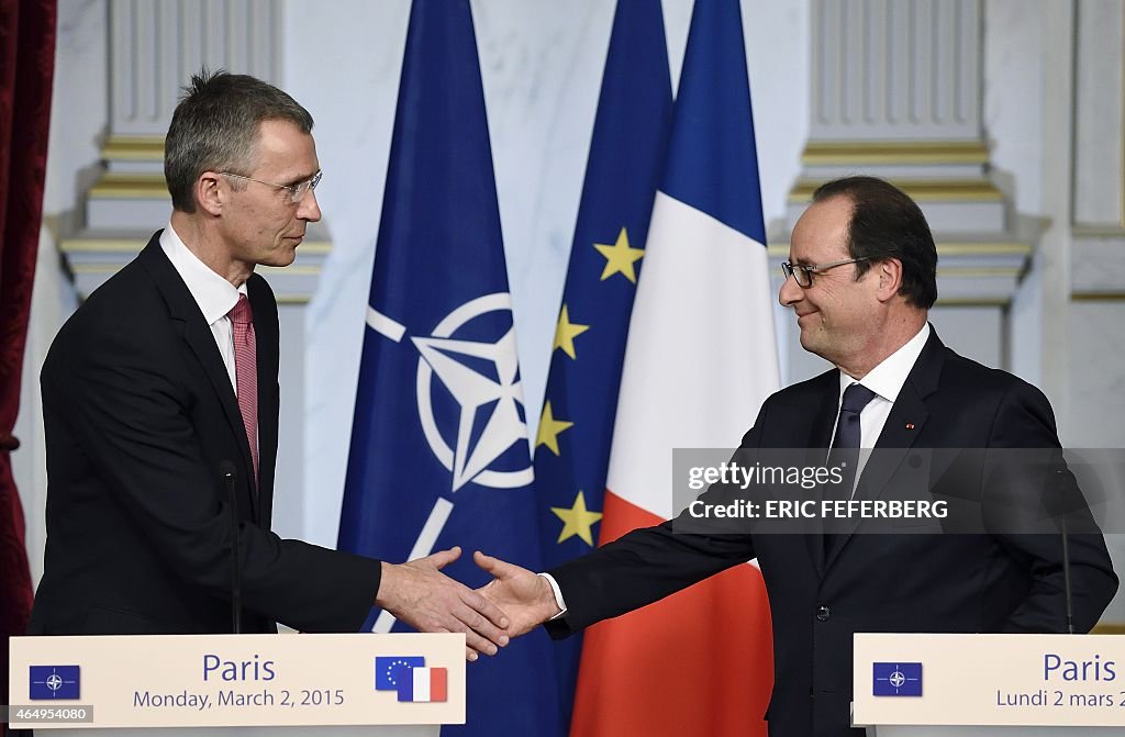 FRANCE-NATO-HOLLANDE-STOLTENBERG