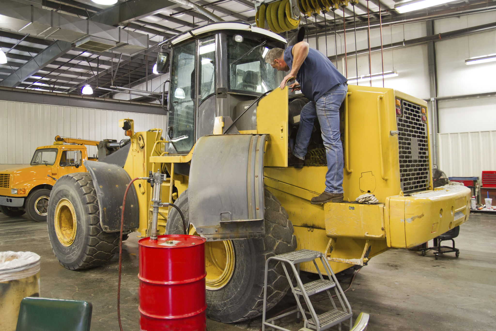 excavator maintenance