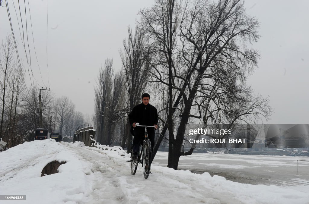 INDIA-KASHMIR-SNOW