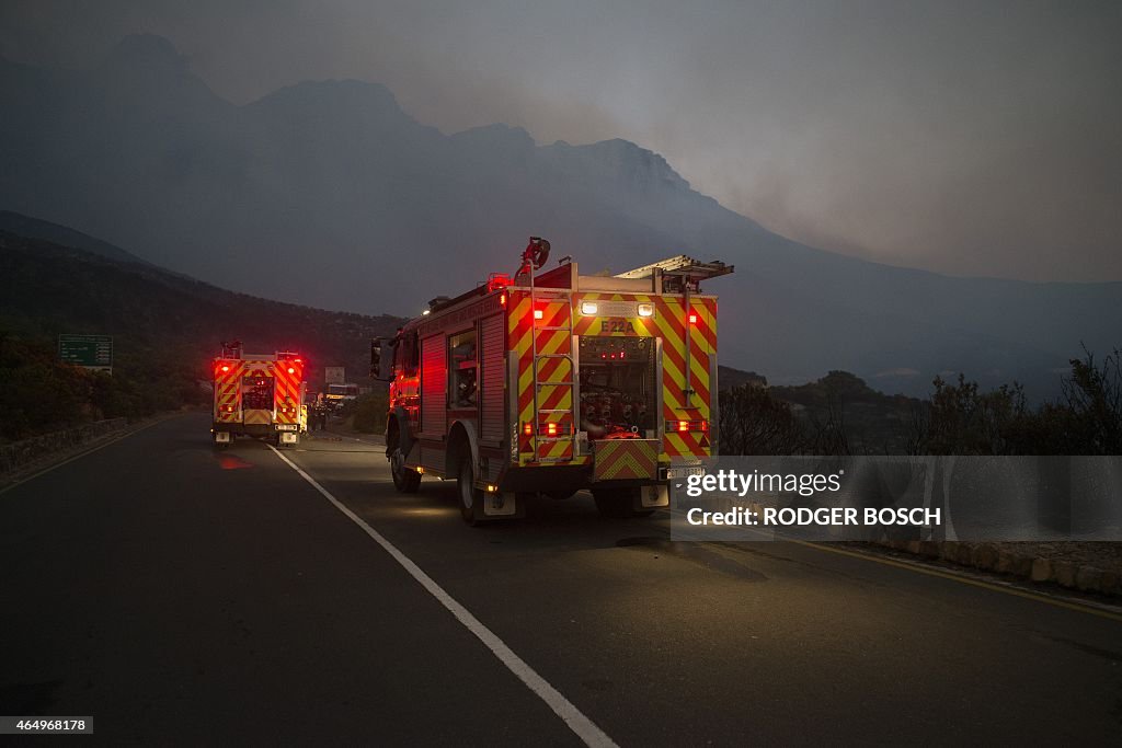 SAFRICA-CAPETOWN-FIRE