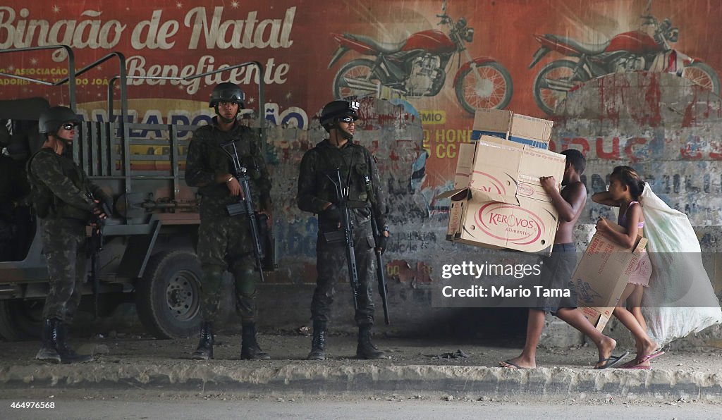 Rio's Mare Favela Remains Under Occupation