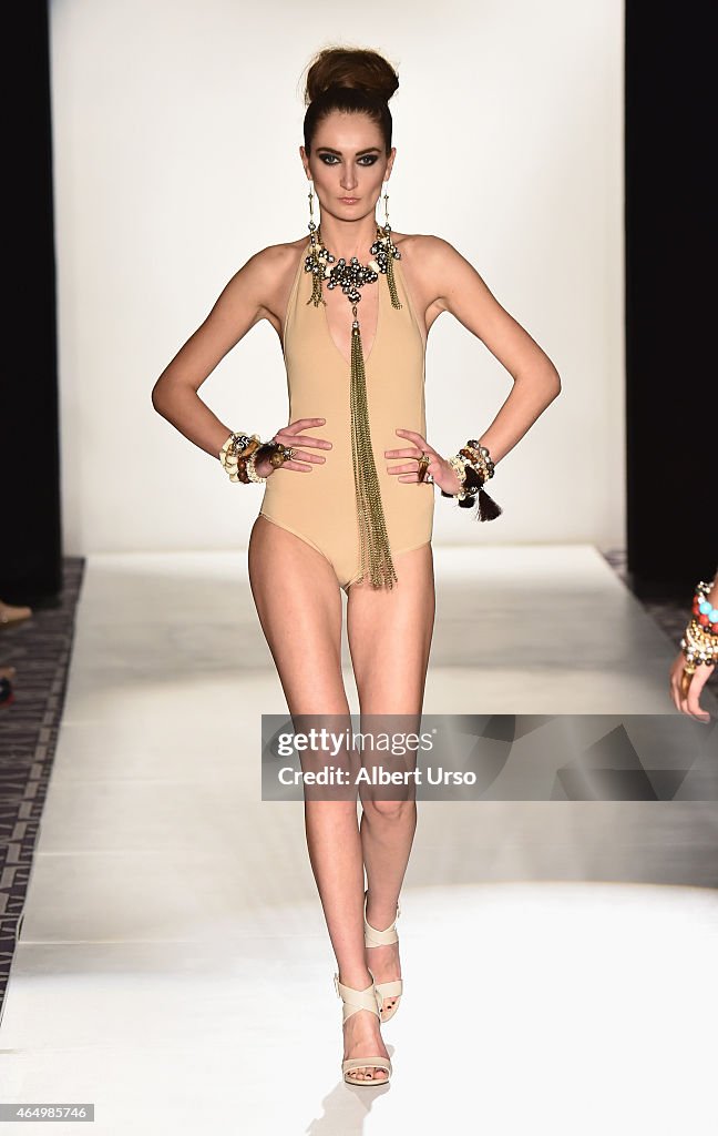 Accessories Premier - Runway - Mercedes-Benz Fashion Week Fall 2015