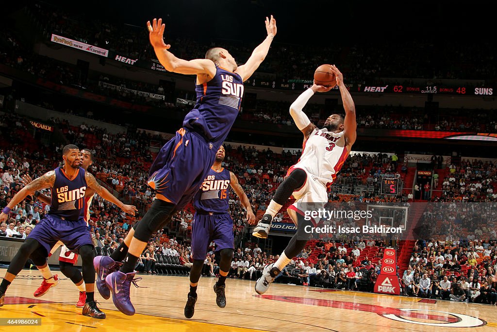 Phoenix Suns v Miami Heat