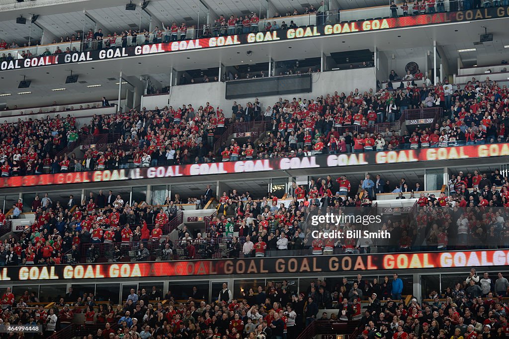 Carolina Hurricanes v Chicago Blackhawks