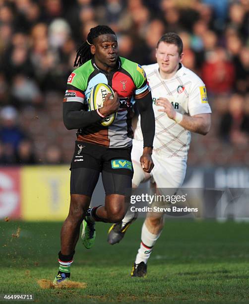 Paul Sackey of Harlequins breaks away to score a try during the LV= Cup match between Harlequins and Leicester Tigers at Twickenham Stoop on January...