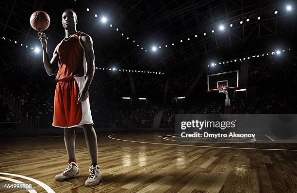 joueur de basketball - maillot-de-basket-ball photos et images de collection