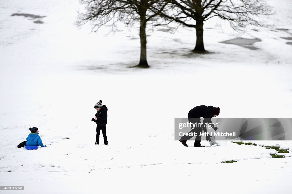 Snowy Weather Brings Balloch To A Standstill