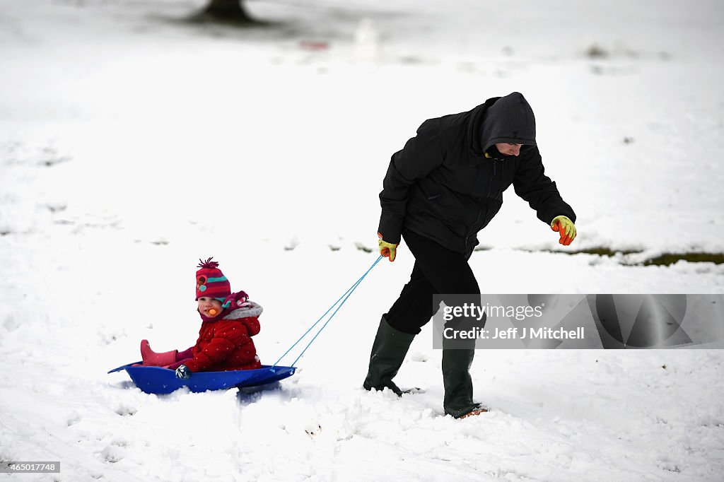 Snowy Weather Brings Balloch To A Standstill