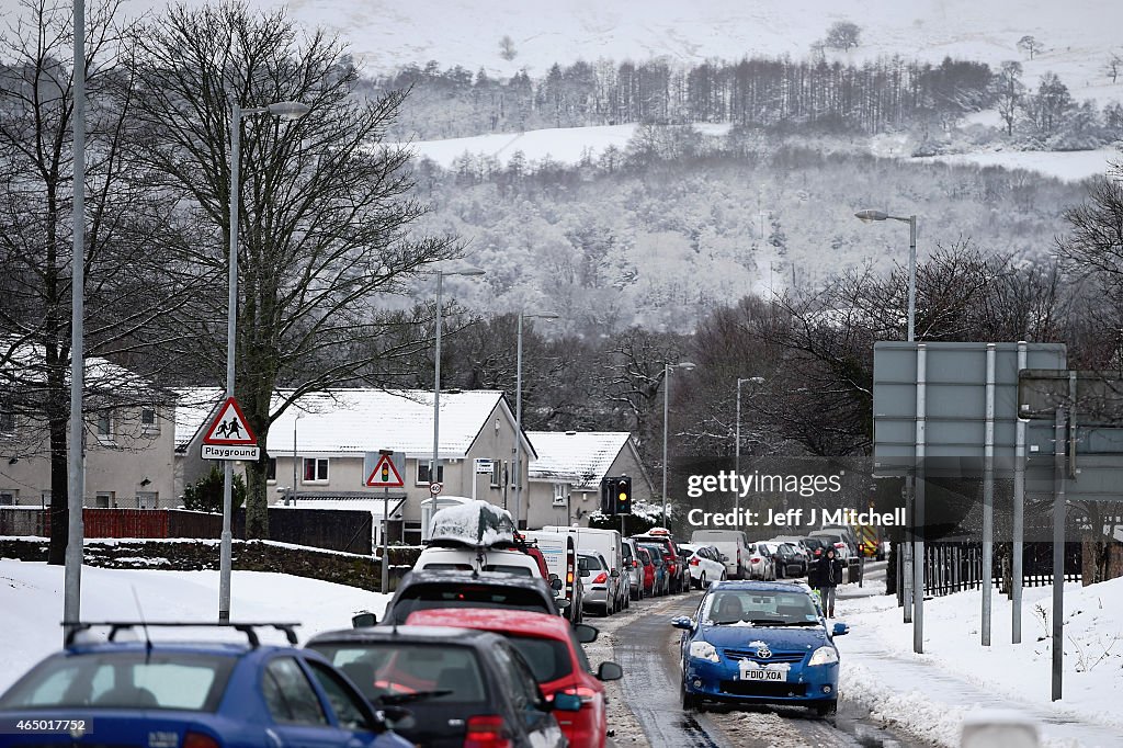 Snowy Weather Brings Balloch To A Standstill