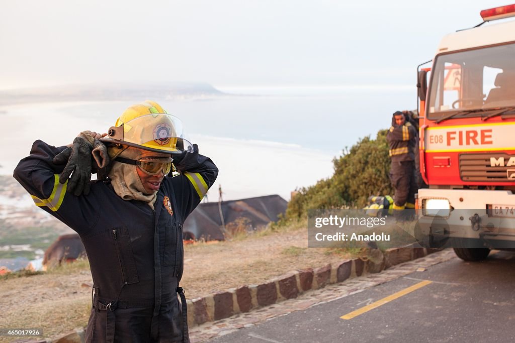 South African firefighters battle blaze in Cape Town