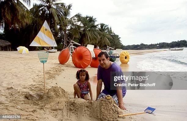 "Ulli Phillipp, Gerd Baltus, ZDF-Special ""Urlaub mal ganz anders"", Episode 1 ""Zur Scheidung herzlichen Glückwunsch"" am , Hotel ""Casa de Campo"",...