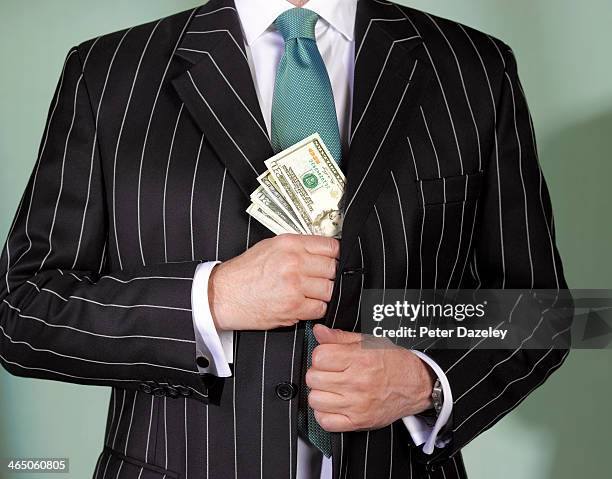 financial advisor with us currency - fondsmanager stock-fotos und bilder