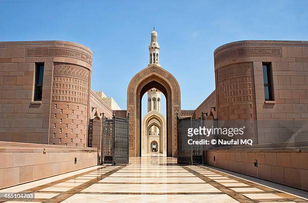 sultan qaboos grand mosque - masqat oman stockfoto's en -beelden
