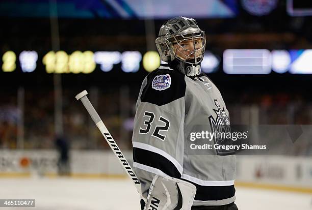 Goaltender Jonathan Quick of the Los Angeles Kings plays against the Anaheim Ducks in the third period of 2014 Coors Light NHL Stadium Series game at...