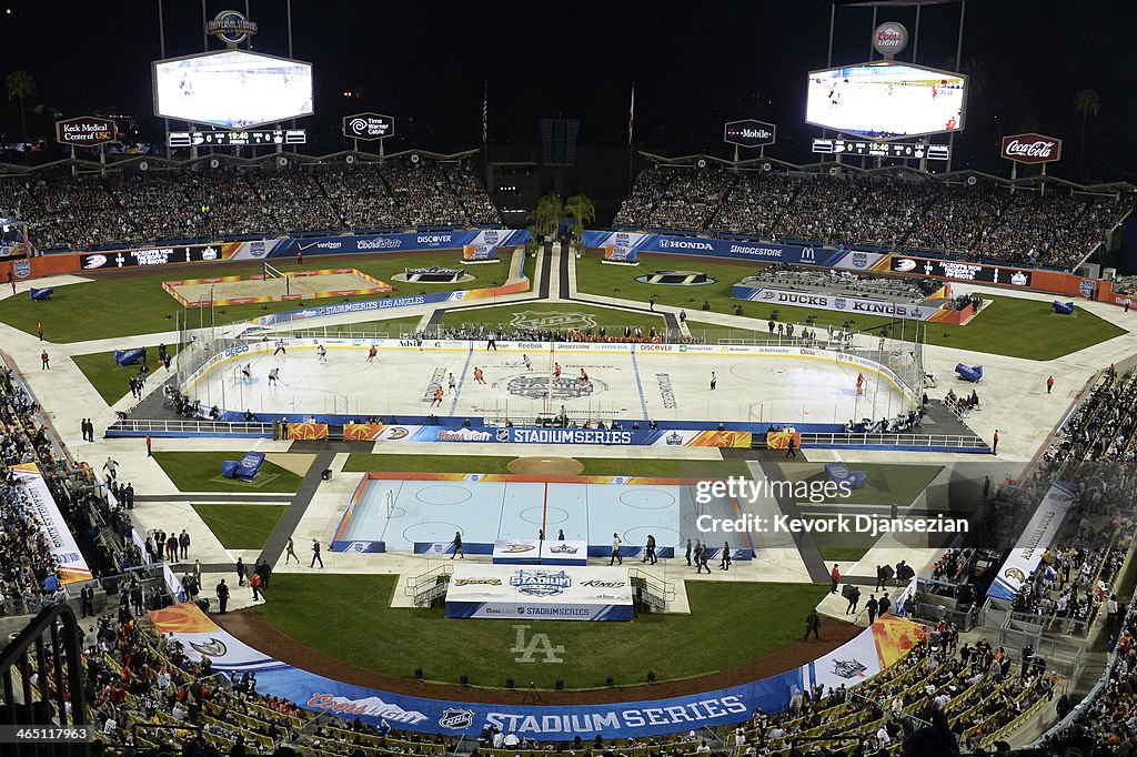 2014 Coors Light Stadium Sseries- Anaheim Ducks v Los Angeles Kings