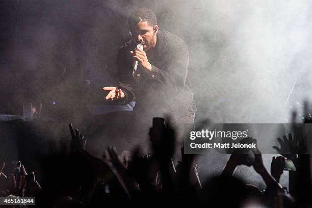 4,688 Drake 2015 Stock Photos, High-Res Pictures, and Images - Getty Images