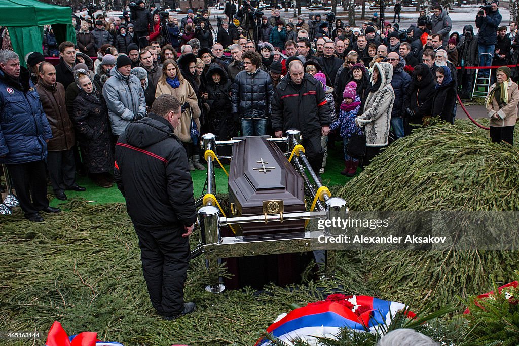 Mourners Attend Funeral Of Murdered Politician Boris Nemtsov