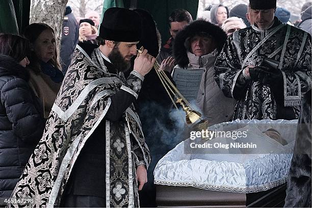 Funeral services for opposition leader Boris Nemtsov at Troyekurovskoe cemetery in Moscow on March 3, 2015. Nemtsov was murdered on Bolshoi...