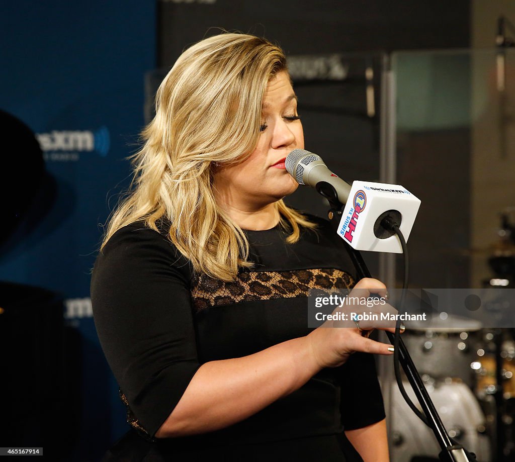 Kelly Clarkson Performs For SiriusXM Listeners At The SiriusXM Studios