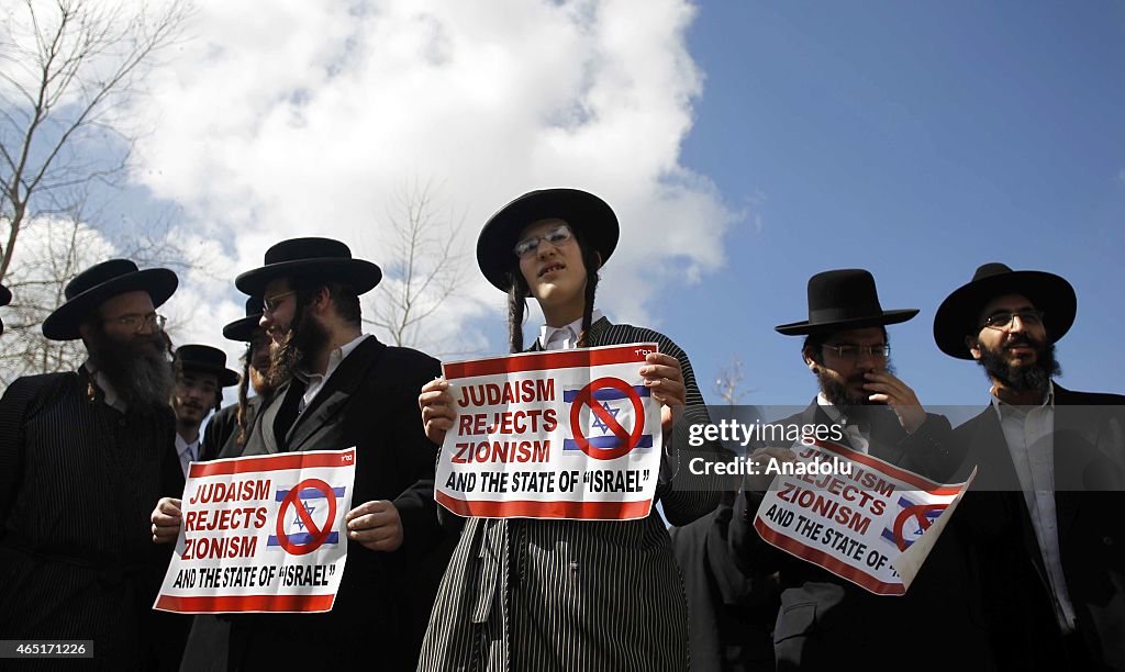 Jewish group stage demonstration against Netanyahu in Jerusalem