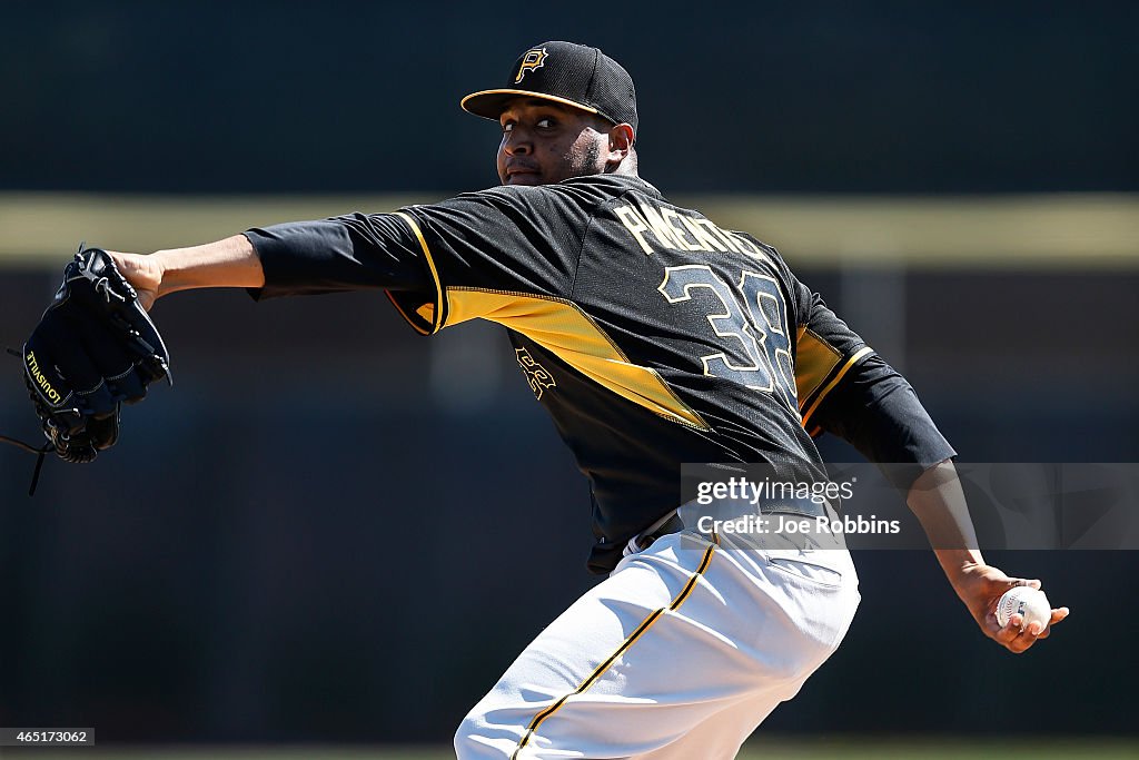 Pittsburgh Pirates v Toronto Blue Jays