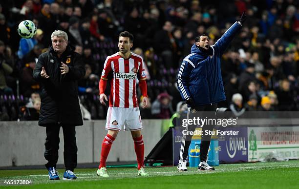 Sunderland manager Gus Poyet makes a point during the Barclays Premier League match between Hull City and Sunderland at KC Stadium on March 3, 2015...