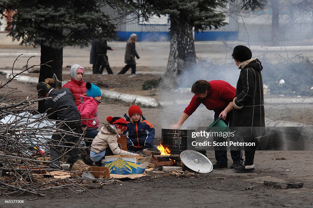 Debaltseve Copes With Aftermath Of Intense Conflict