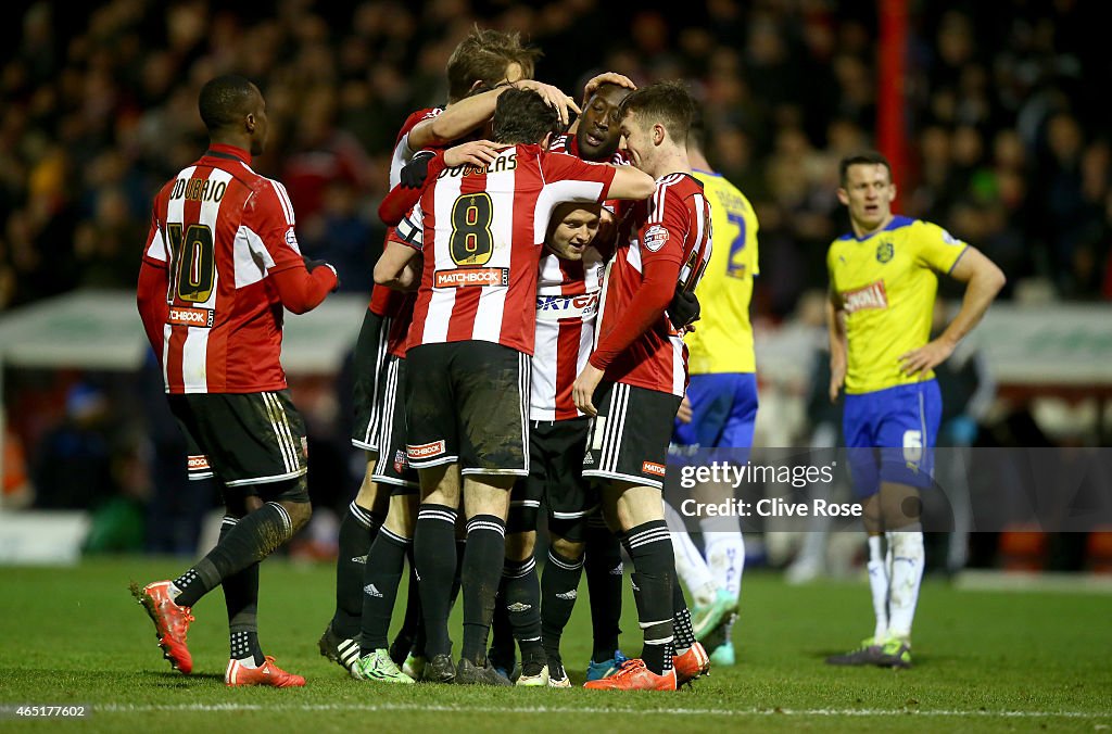 Brentford v Huddersfield Town - Sky Bet Championship