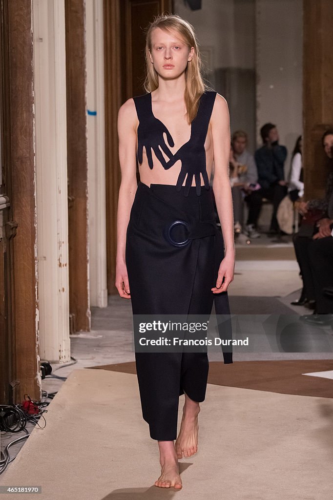 Jacquemus : Runway - Paris Fashion Week Womenswear Fall/Winter 2015/2016