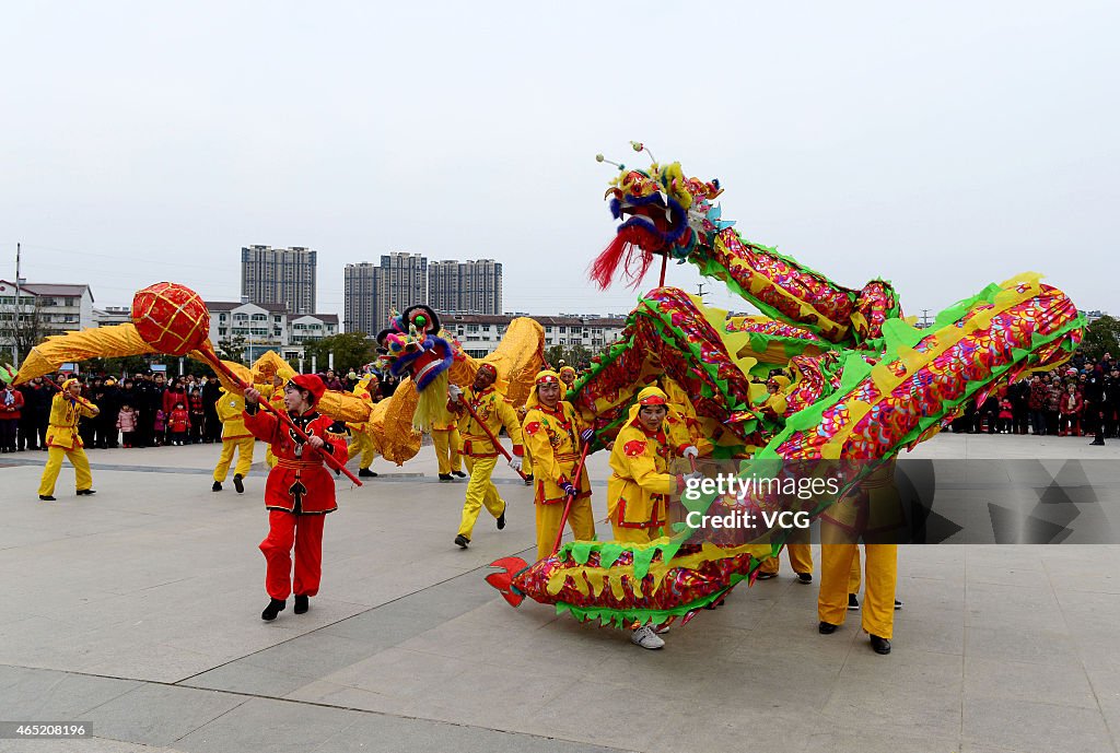 People In China Welcome The Upcoming Lantern Festival