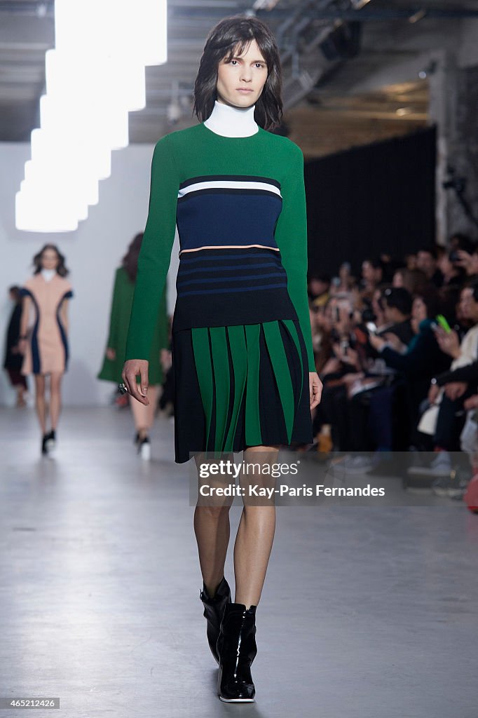 Cedric Charlier : Runway - Paris Fashion Week Womenswear Fall/Winter 2015/2016