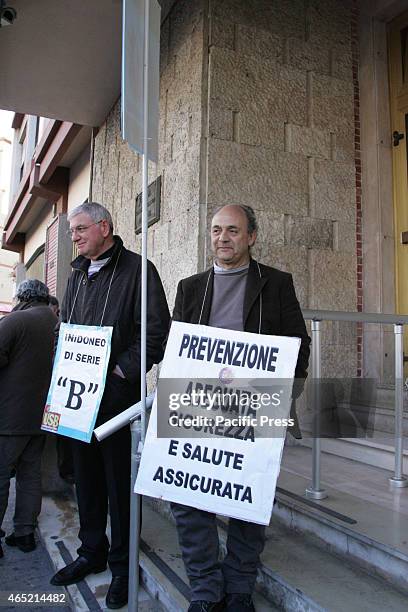 Protest of ANM workers against the measure of the company that states that the workers are unfit to drive because of the health problem occurs. The...