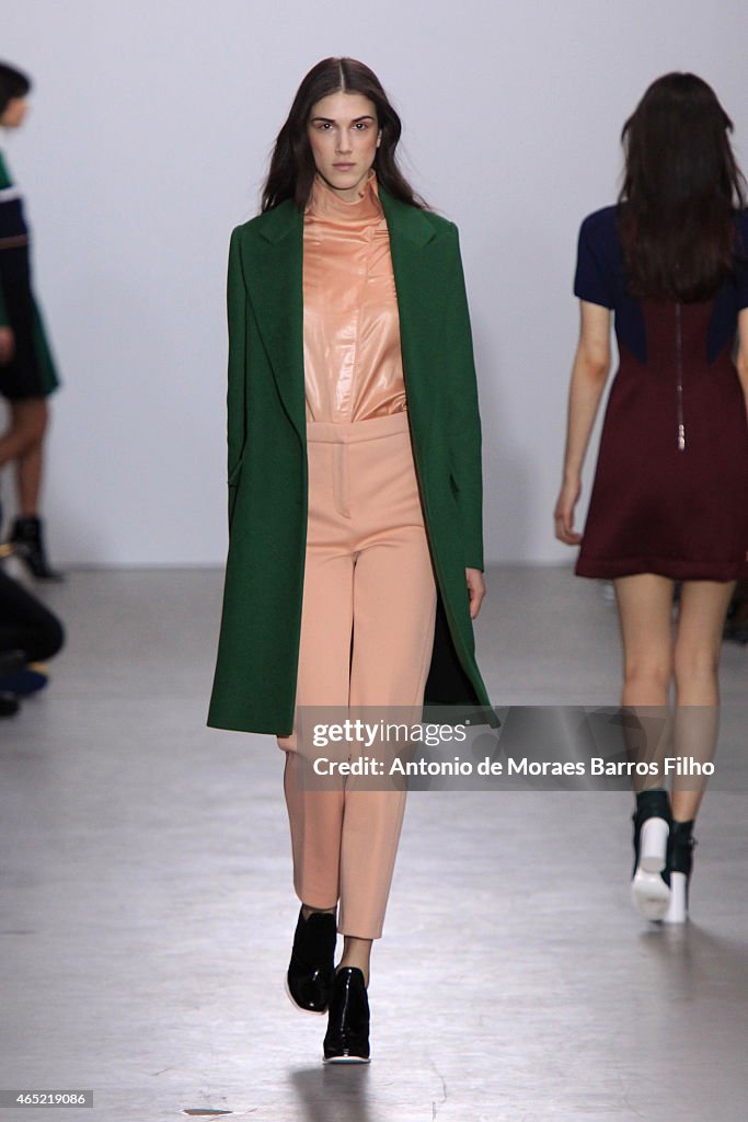 Cedric Charlier : Runway - Paris Fashion Week Womenswear Fall/Winter 2015/2016