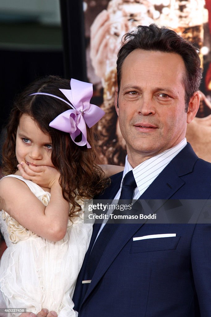 Vince Vaughn Places Handprints-Footprints In Cement At TCL Chinese Theatre