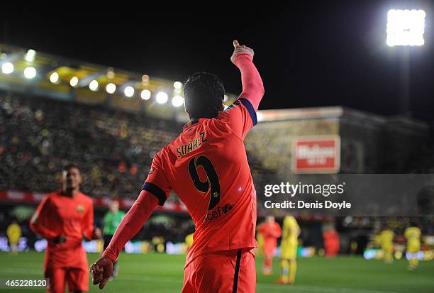 Luis Suarez of FC Barcelona celebrates after scoring his team's 2nd goal during the Copa del Rey Semi-Final, Second Leg match between Villarreal CF...