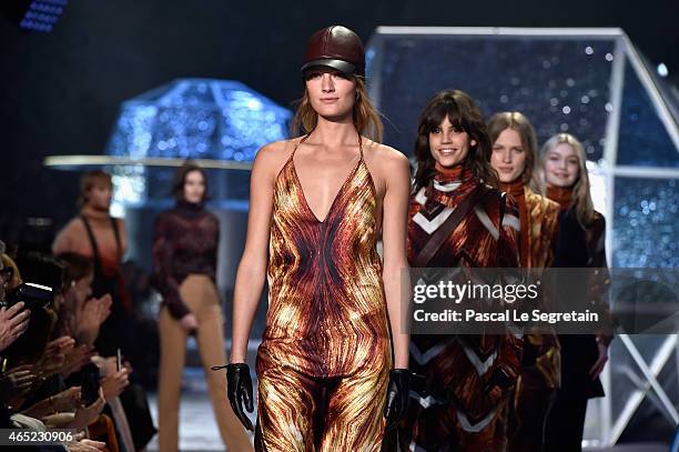 Hm Modeling H&M Models Photos and Premium High Res Pictures - Getty Images