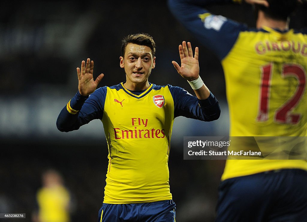 Queens Park Rangers v Arsenal - Premier League