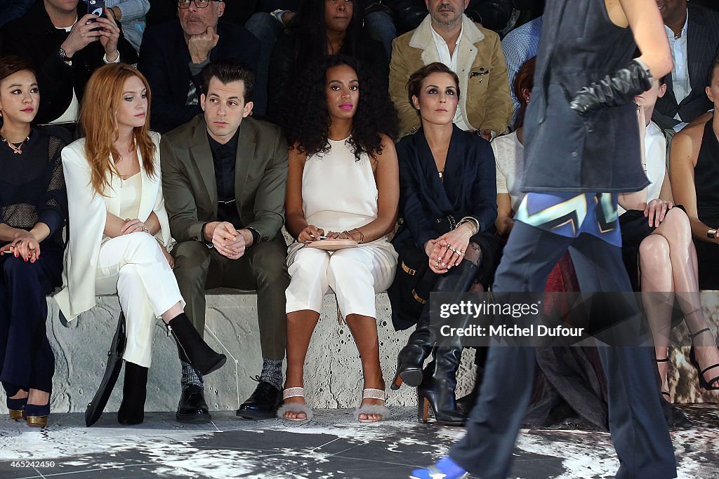 H&M : Front Row - Paris Fashion Week Womenswear Fall/Winter 2015/2016