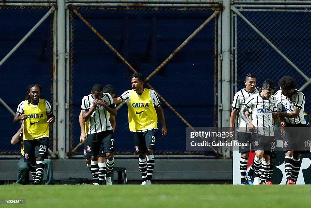 San Lorenzo v Corinthians - Copa Bridgestone Libertadores 2015